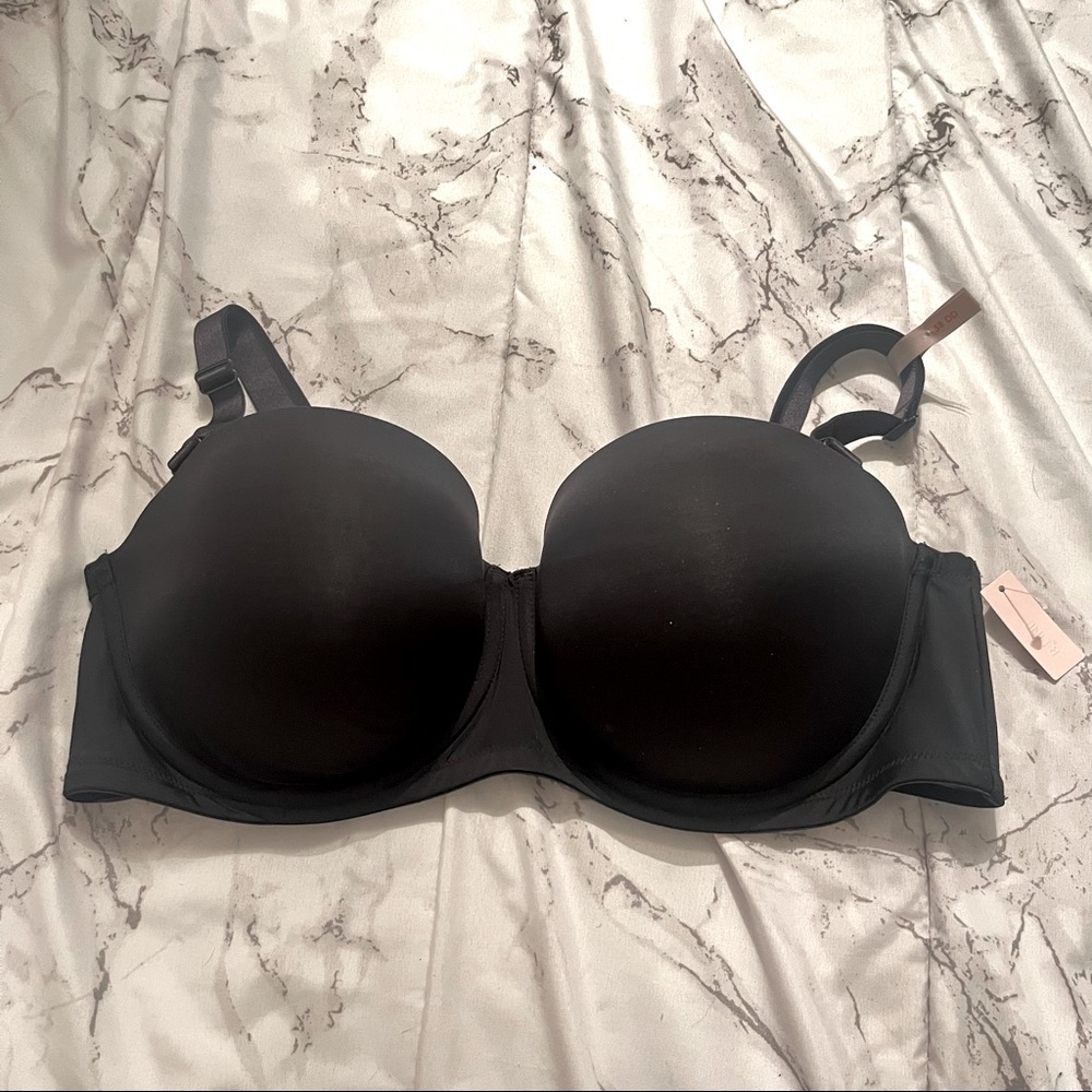 NWT R LINE strapless blackโ bra size 38DD